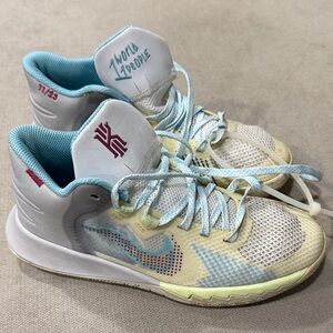 Nike Kyrie Flytrap 5 "1 World 1 People" basketball sneaker